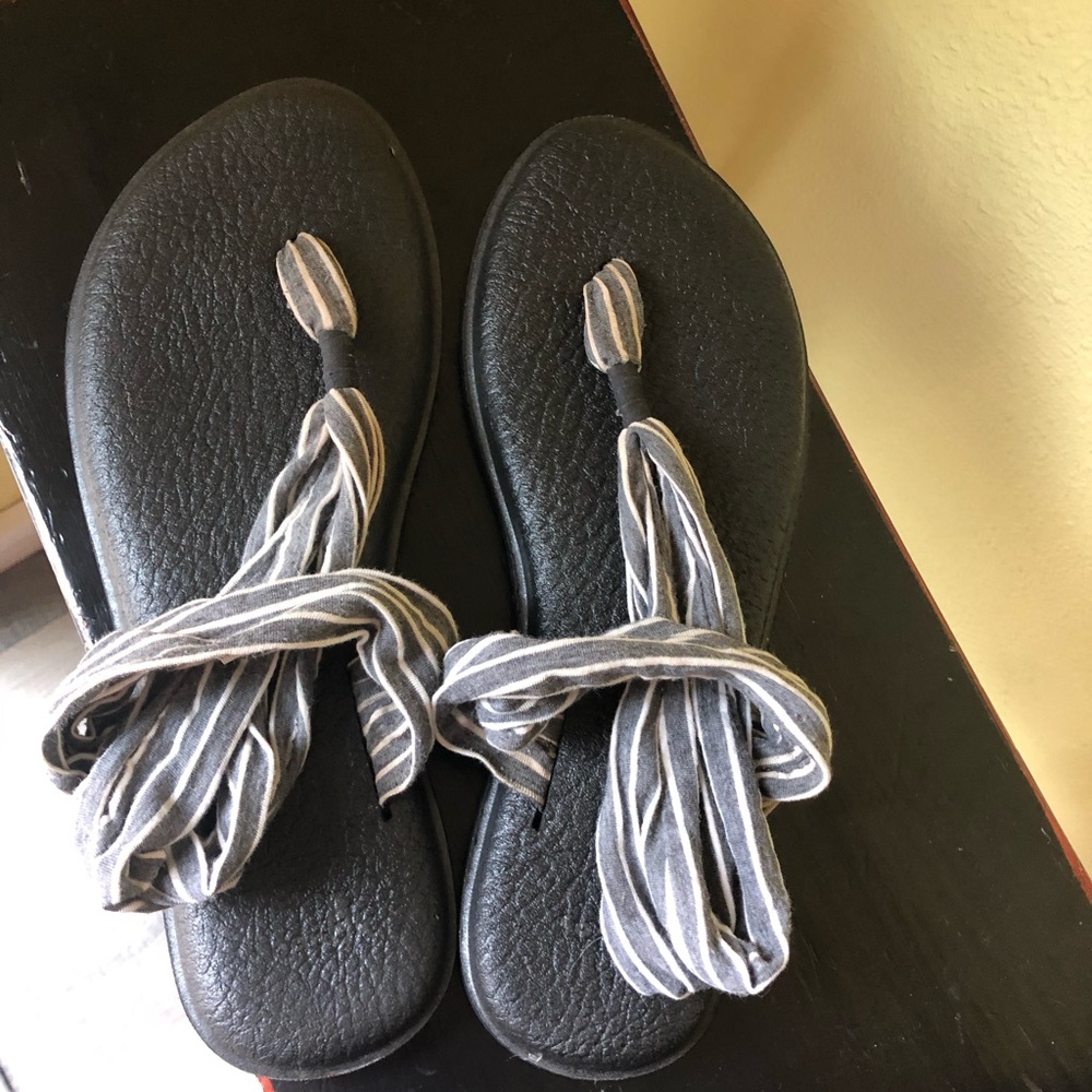 Sanuk yoga slings